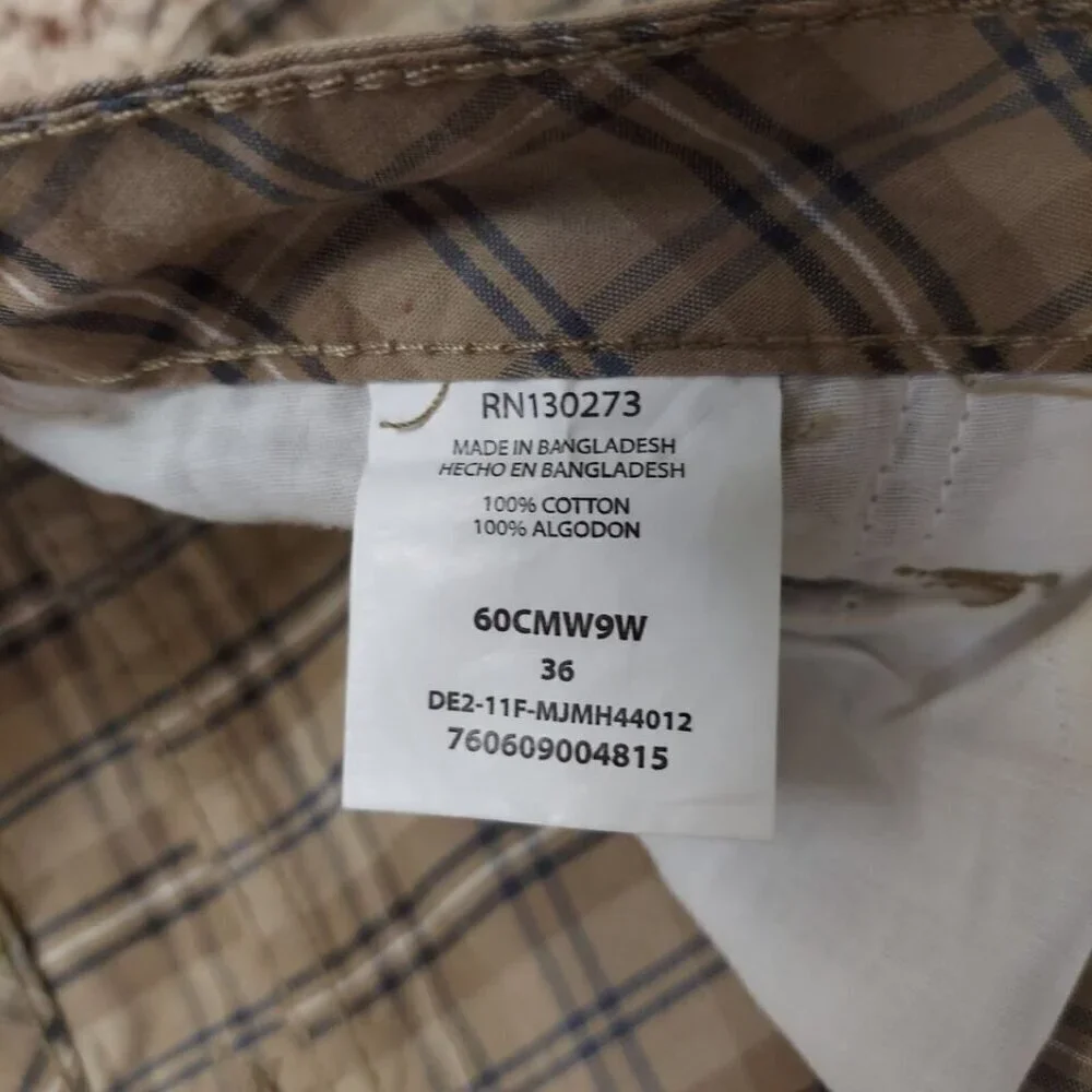 WRANGLER Cargo Shorts Men Size 36 Brown Plaid 10" Inseam Pre-Loved Slight Damage - Picture 7 of 12